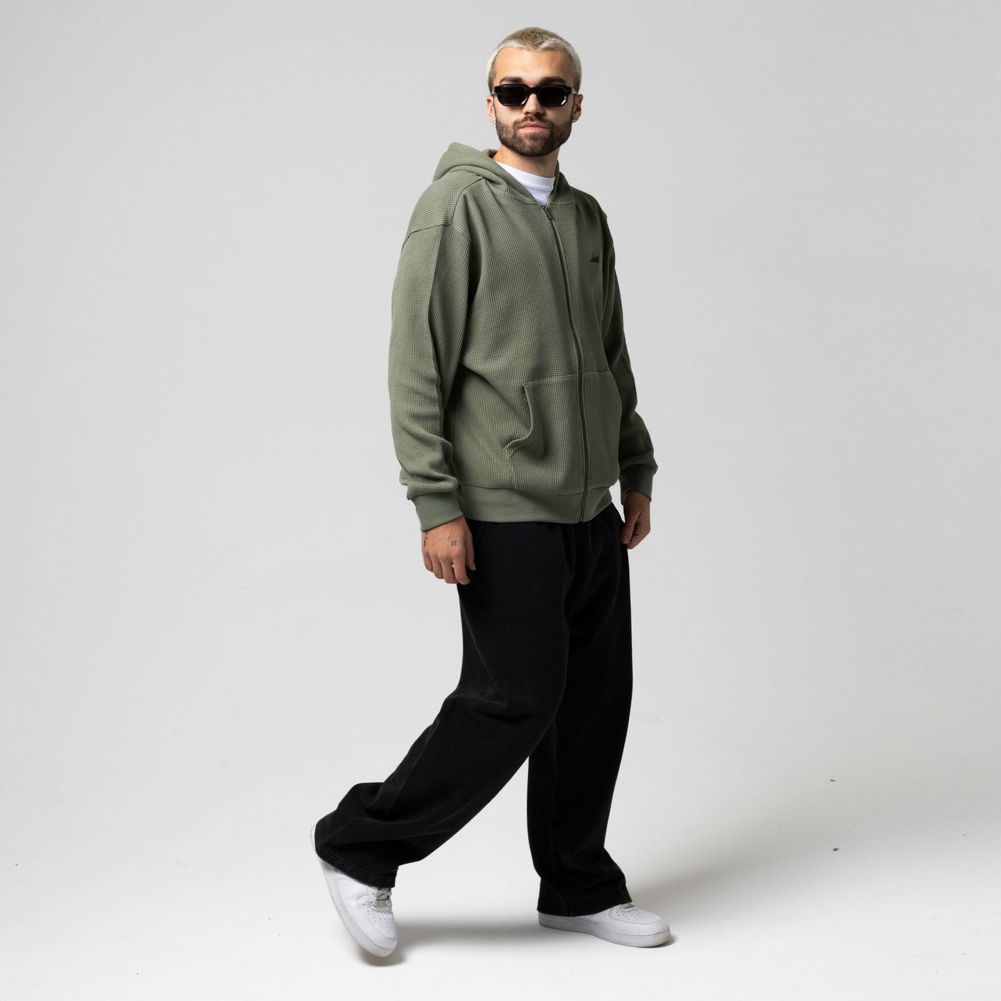 Castanza Straight Leg Sweatpants (Black Vintage Wash) - Ripndip