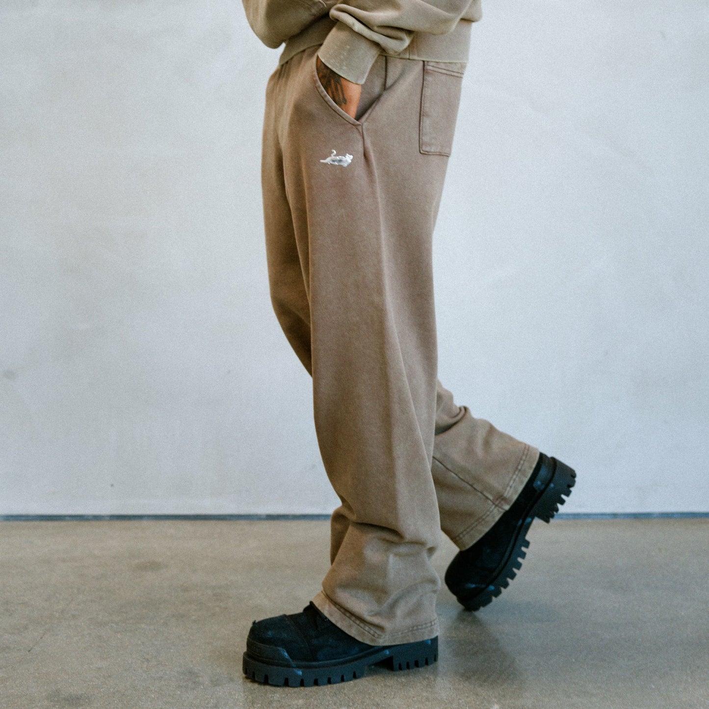 Castanza Straight Leg Sweatpants (Brown Vintage Wash) - Ripndip