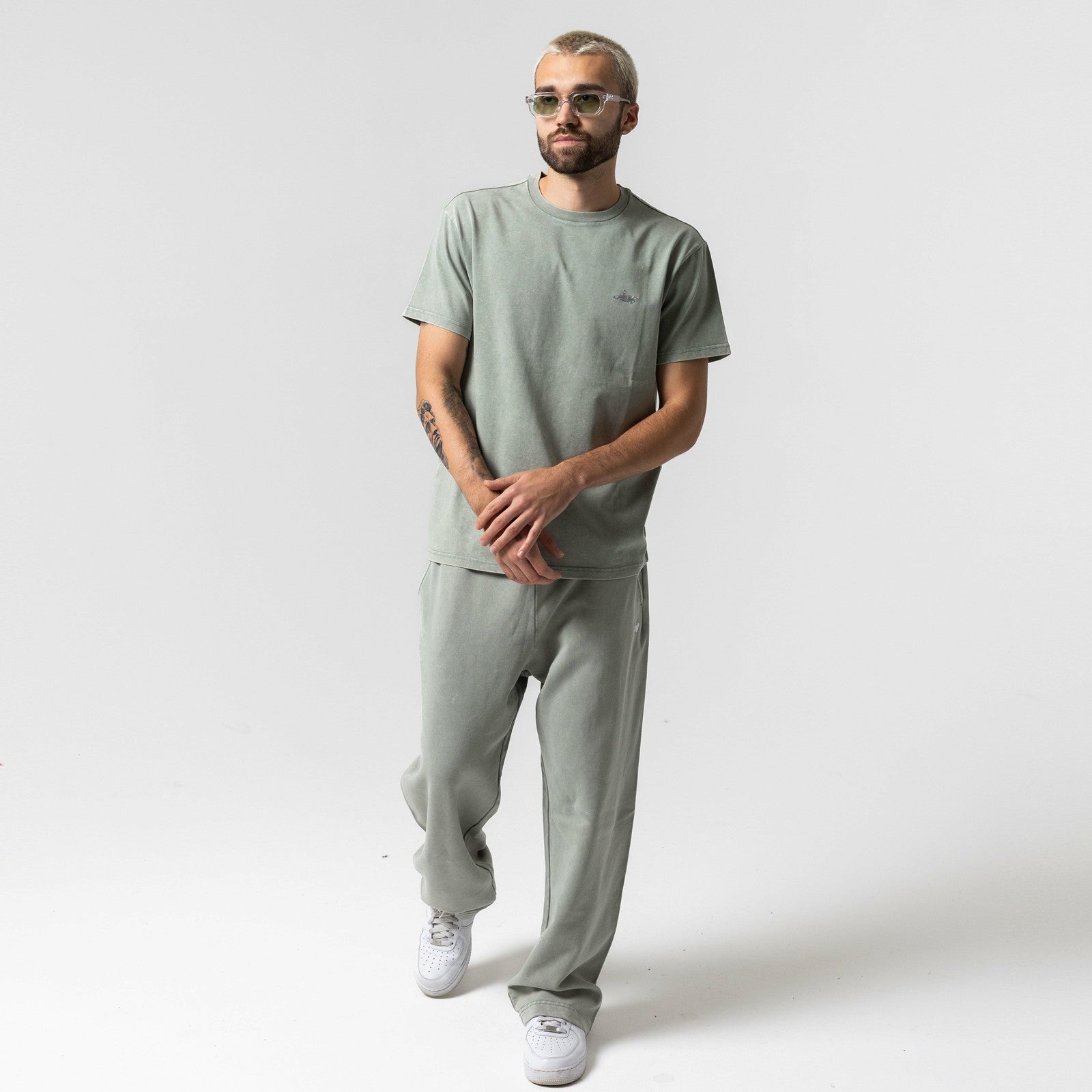 Castanza Straight Leg Sweatpants (Sage Vintage Wash) - Ripndip
