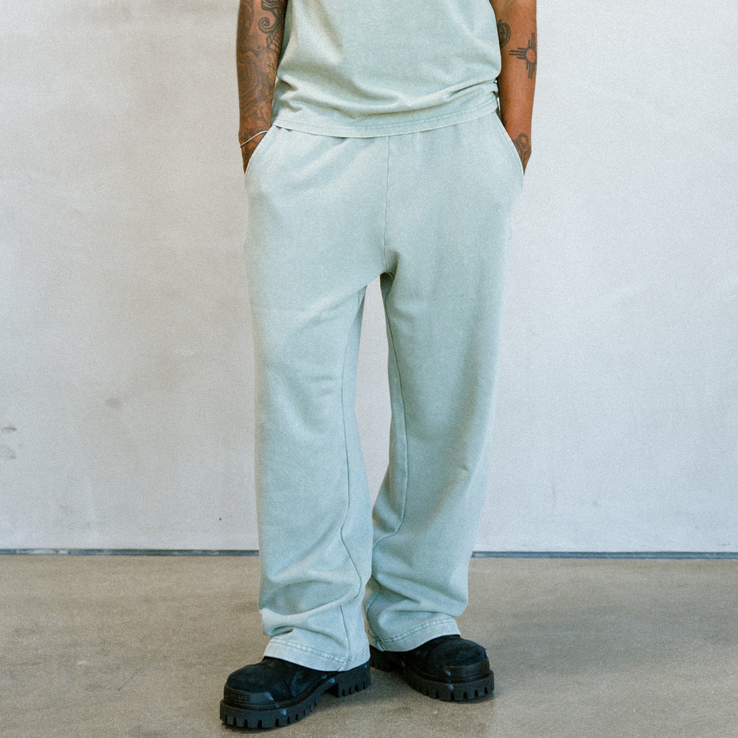 Castanza Straight Leg Sweatpants (Sage Vintage Wash) - Ripndip