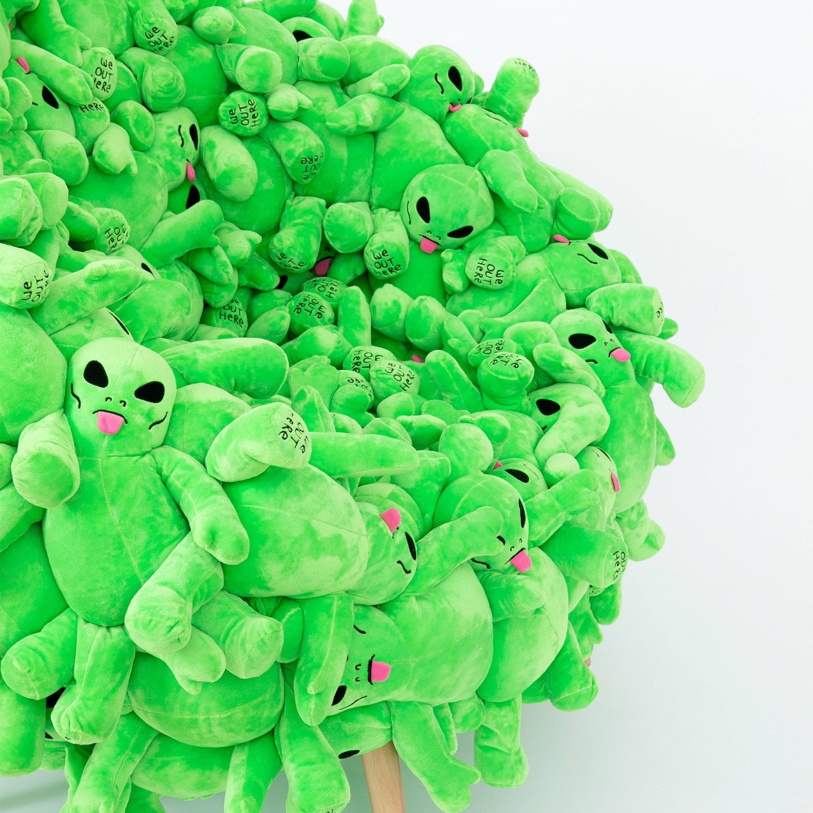 Alien Plush Chair - Ripndip
