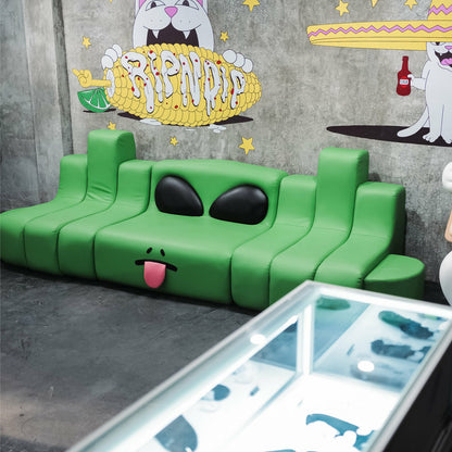 Alien Face Couch - Ripndip