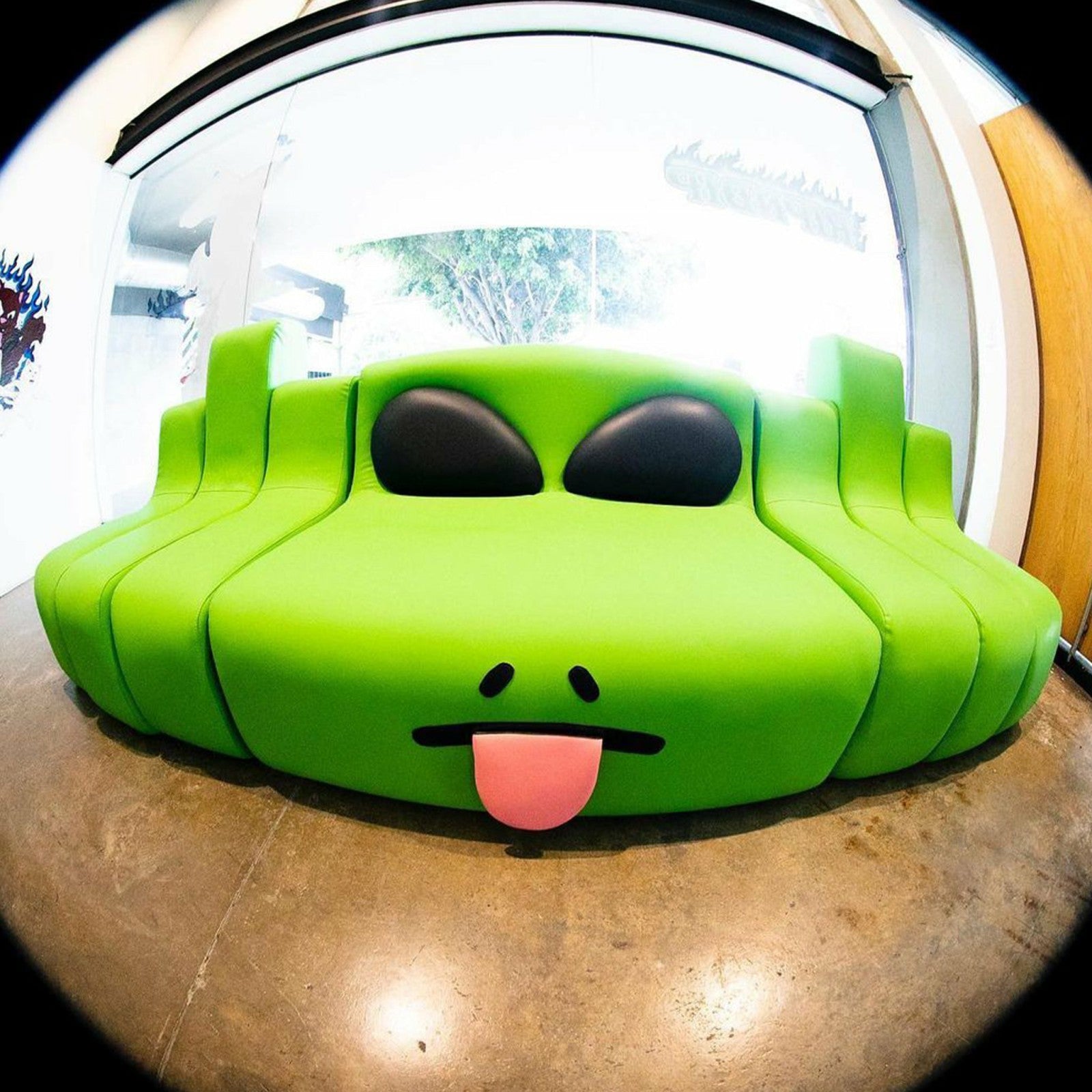 Alien Face Couch - Ripndip